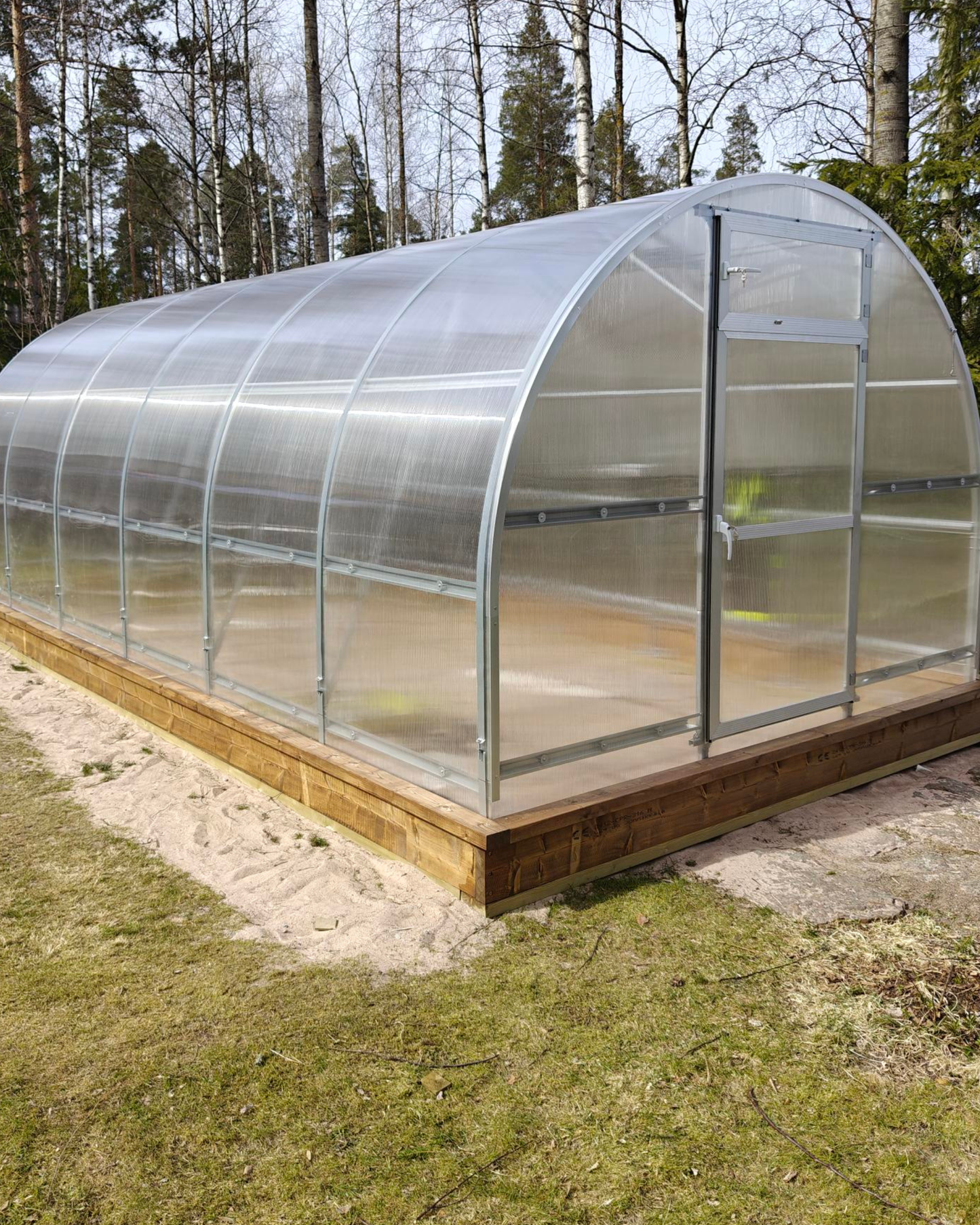 Kasvihuone Strong Lux 18 m² 6 mm